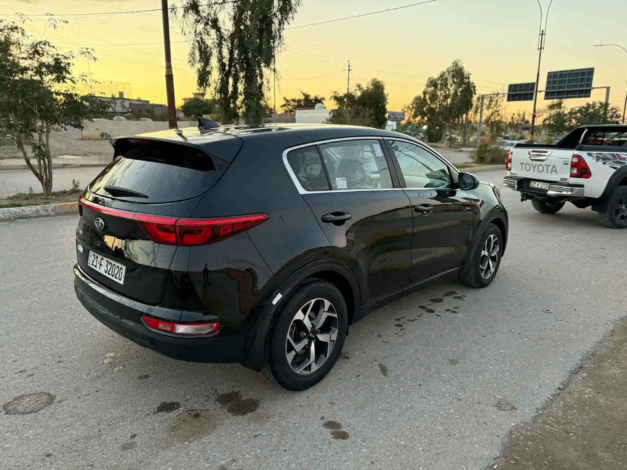 السلام عليكم
كيا  سبورتج
موديل 2019
وارد امريكي 
بيع او مراوس حسب القناعه 
رقم سليمانيه الدولي 
هزه وسنويه جديده وبأسمي 
شرط التحويل او الوكاله 
سياره موصفات نص فول 
كشتات جلد احمر 
داخل لونين 
بلاجكتر 4 عدسات 
 شاشه اصليه تبريد بيانو
محرك وكير شرط 
محرك 2400 GDi
ماشيه 60 مايل 
شرط التحويل 
سياره ضرر بونيد وجاملغ بدون دواخل شرط وايربك البرده فقط طاك
رقم الشاصي مرفق بالصور 
سياره جاهزه من جميع النواحي مبيها اي نقوصات 
السعر 150$ وبيها مجال
مكاني ديالى (خانقين)
🛑للأستفسار اتصال
***********
*********** واتساب خناقين, ديالى
