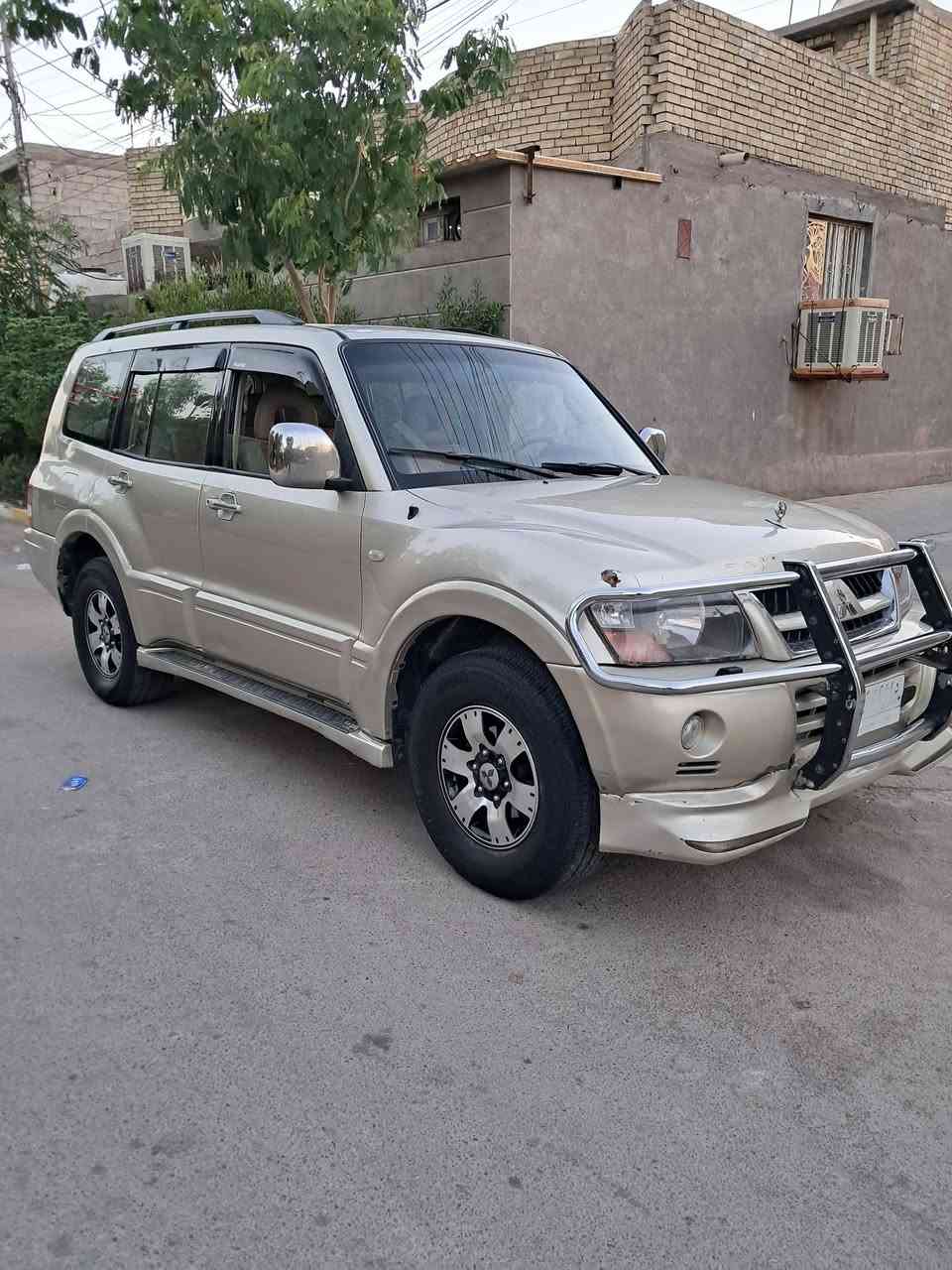 للبيع باجيرو موديل ٢٠٠٤ مكينه وكير نضاف عل فحص مكينه ٣٠٠٠ مرغوب مصبوغة جماليه اثر جرادوشخوط فقط تخم تاير جديد صدر جديد امامي خلفي تبريد شغال ثلج تتفئة شغاله تحكم كشنات تنته صقف شاشه تحكم مري سياره جاهزه ماكو اي نقص تجي وشوف قتصاديه بل بانزين شراي يخابر حي النصر بغداد ***********شرط التحويل مابيع قصد ولا اراوس
