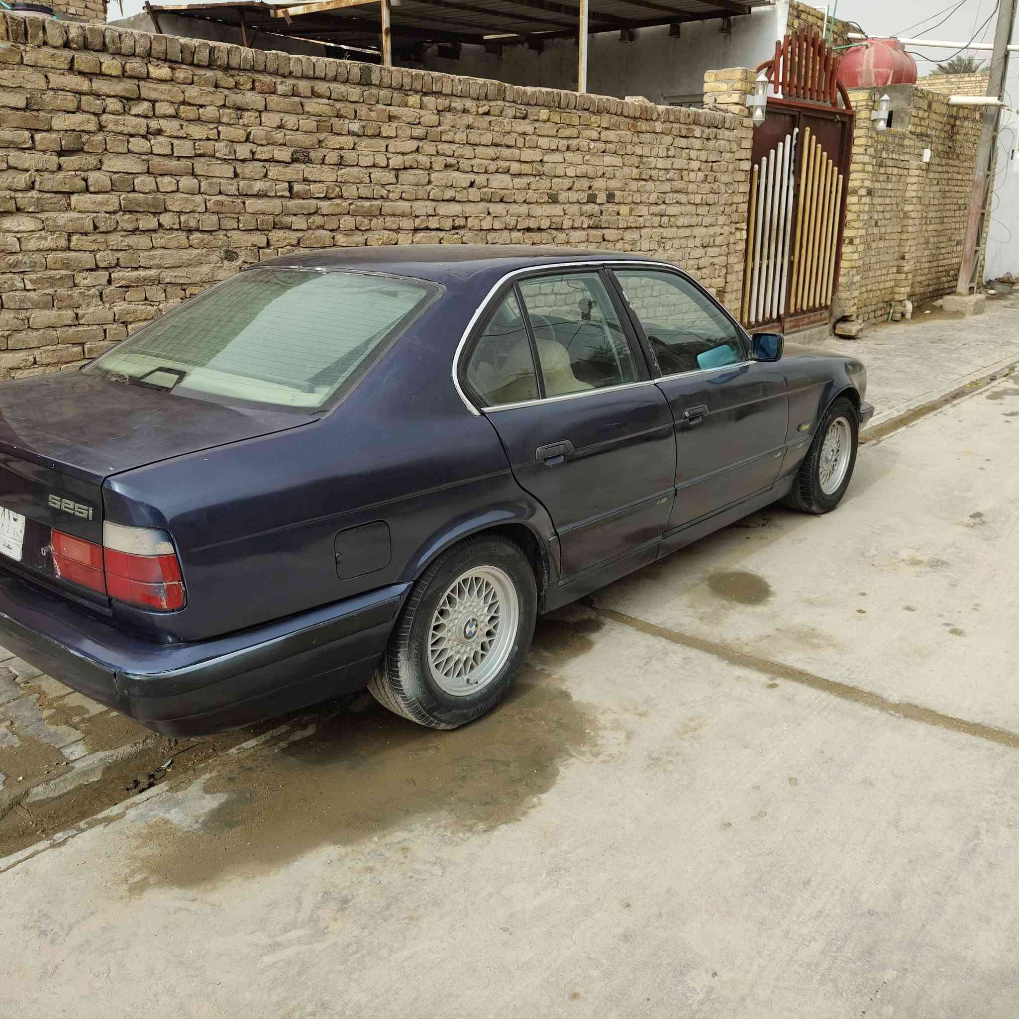 السلام عليكم
525 جديده وحلوه وجاهزه 
رقم بغداد مشروع وطني 
مكينه 25فينوس مسكر 
كير ومكينه وحدايده جدد كارتون توني مبدلهن 
تبريد كله جديد كمبريسر جديد 
تخم تاير 
السعر 45وبيها قليل 
للاستفسار ***********
ملاحضه السياره تعبان عليها مال جناي الله شاهد
