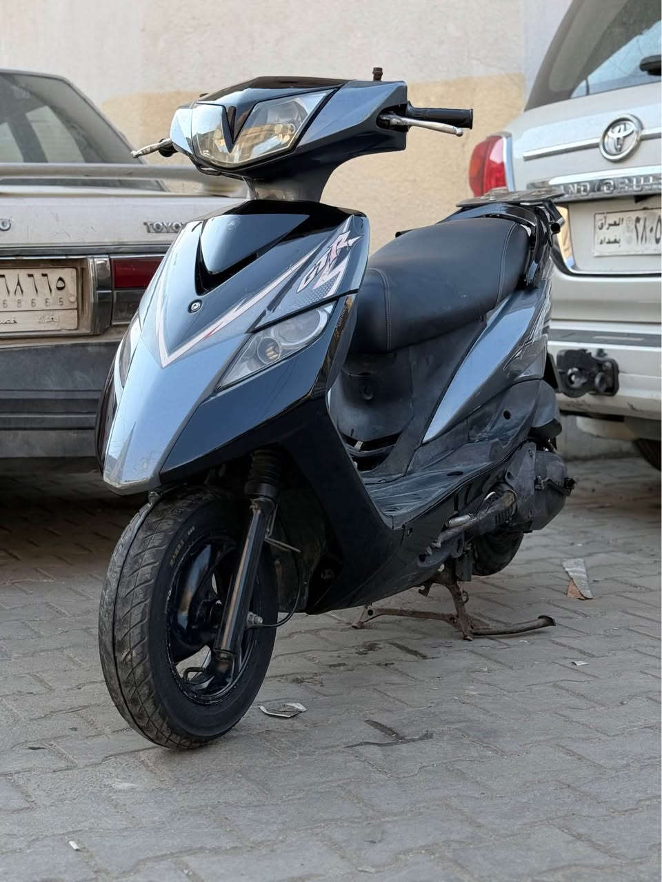 سلام عليكم 
للبيع ماكس ثعلب
كابريتر 
دراجه علبها مكينه رمبه جدبده 
وأدمه كامله للكلجات
سنويه ورقم باسمي 
هزه وسنويه جديده
السعر 2300 
مكاني بغداد فضوه عرب 
*********** بغداد, العراق
