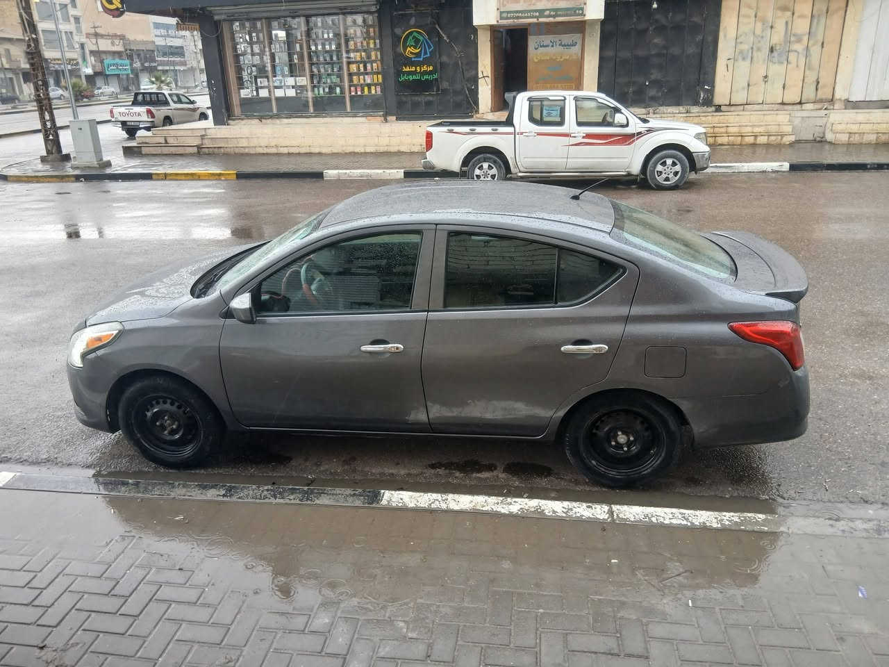 السلام عليكم 
نيسان فيرسا 2016 للبيع 
بأسمي تحويل ثاني يوم 
سنوية لغاية 2029 
كير محرك جدد و مكفولات 
ادامه كامله 
حداديه جديده 
تبريد ثلج
البدي بي قطع صبغ اثر شخوط و طخات ابيع حزام 
السعر 78 و بي مجال بسيط العنوان البصرة القبلة 
اتصال او واتساب ***********
