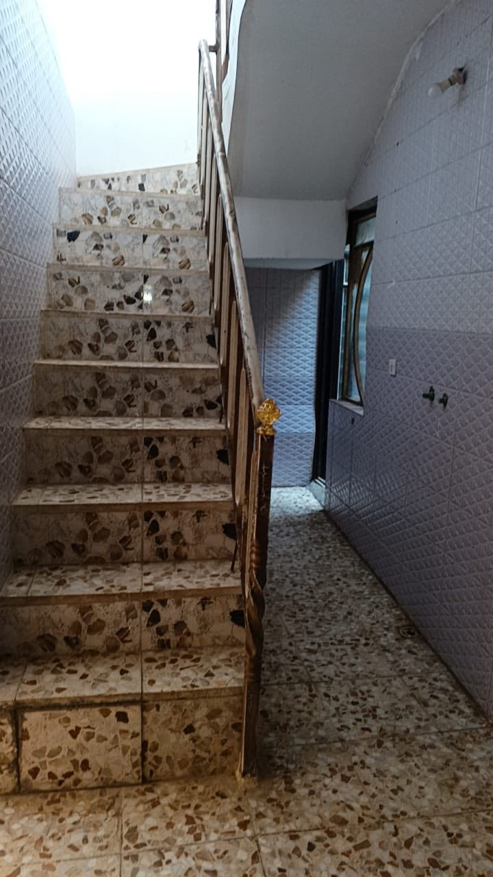 بيع مستعجل
بيت 100 متر ابو كفة ع تبليط

ملك سند25 طابقين

سعره 84 وبي مجال

***********
