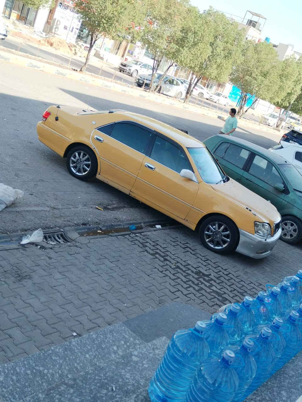 السلام عليكم ملكه البيع مديل 2002 جاهز من كلاشي مكينه كير حداديه تخم تاير جديد سياره  ديفور الكبير مال جناي الاستفسار عل رقم***********
