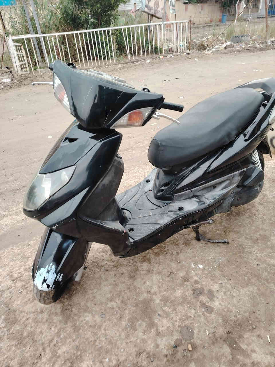 السلام عليكم دراجه سكنس للبيع  فحل نوزل خطين نكره سلف كهربايات كلهه شغاله كفرات بلادي مكينه ناعمه كلش دراجه كامله وجاهزه مال جناي عوزهه قبق بانزين السعر 500الف مكاني بغداد مدينه الصدر الشراي يتصل *********** او واتساب للاستفسار
