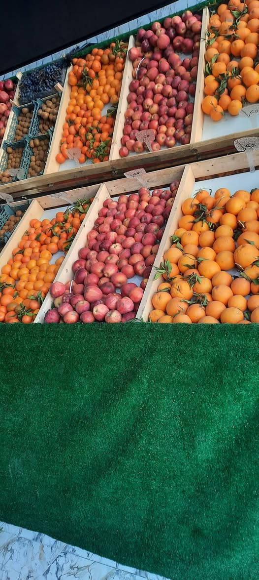 اغراض بقاله للبيع
ميز عدد ٢ الطول ٥ متر و ٤٠ سانتيم 
مرايه عدد ٥ الطول ٢ متر و ١٥ سانتيم
ميز مكتب 
الخاجيه 
***********
***********
