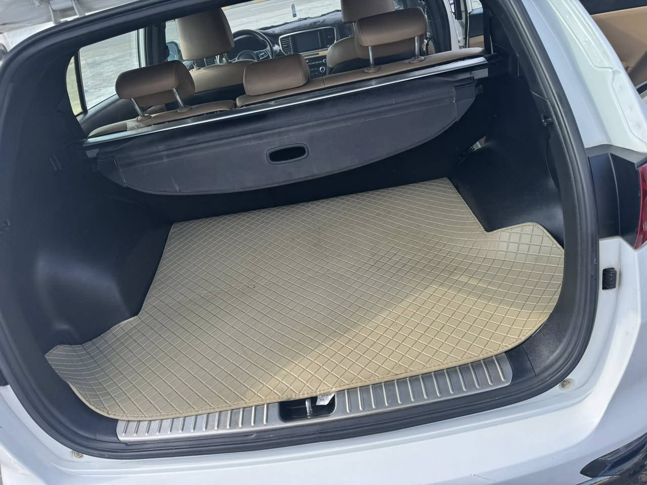 سبورتج خليجيه جي تي لاين اعلى فئه فول ومكفول وبغداد وباسمي والصور والسونار مرفقه والسياره جديده واعلى فئه 
موديل 2020
***********
***********
الضلوعيه
للبيع او مراوس حسب الرغبه
