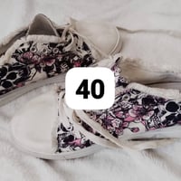 أحذية • شرط • توصيل