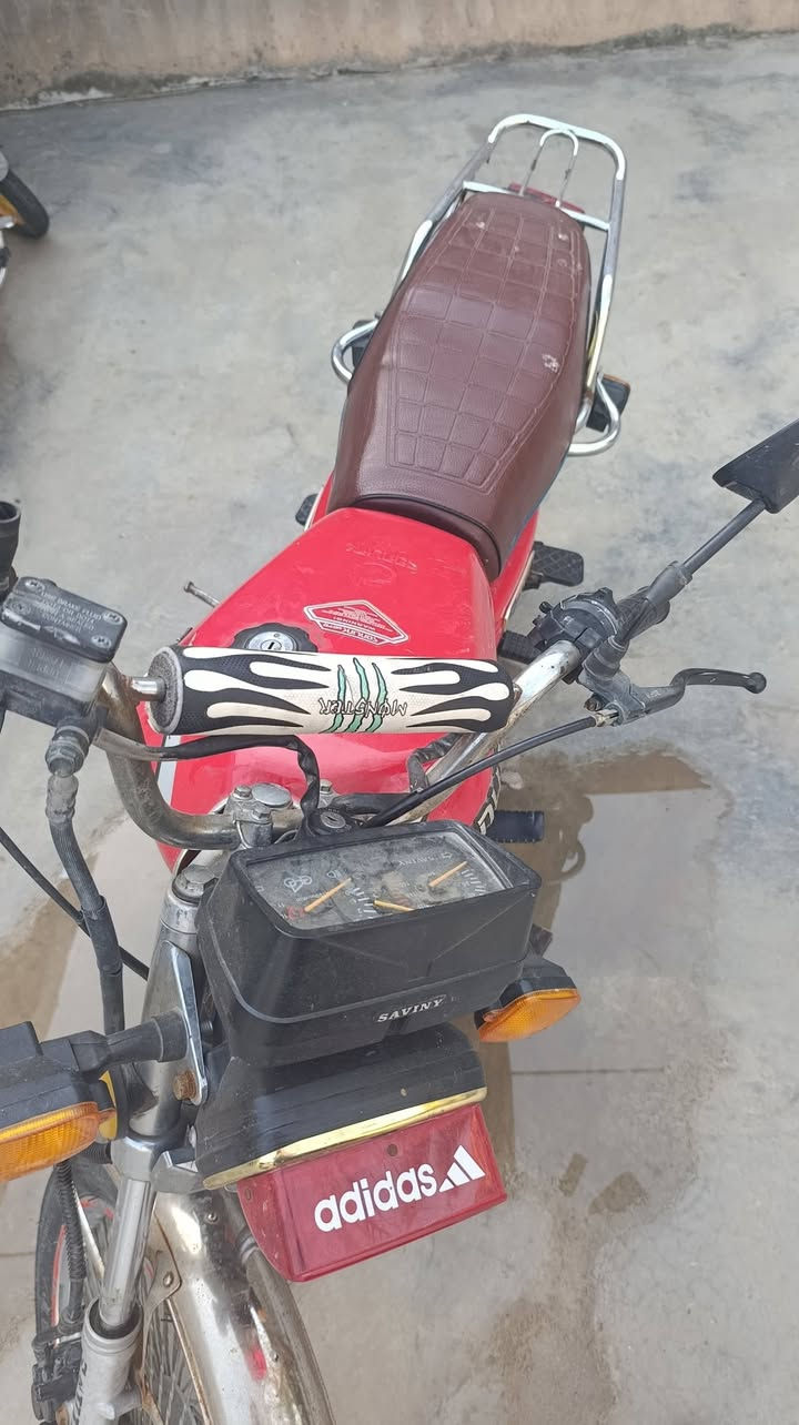 ماطور البيع 5كير شغال 2019 وراق مابي كهربايات شغاله ماطزر جديد اي عيب ما بي السعر 450او بي.مجال مكاني ديالى خانقين قولاي  الرقم ***********
