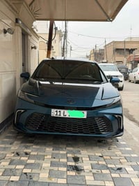 كامري 2025 SE فول مواصفات ماشية 16 الف كيلو متر  الحادث جاملغ وبنيد بد...