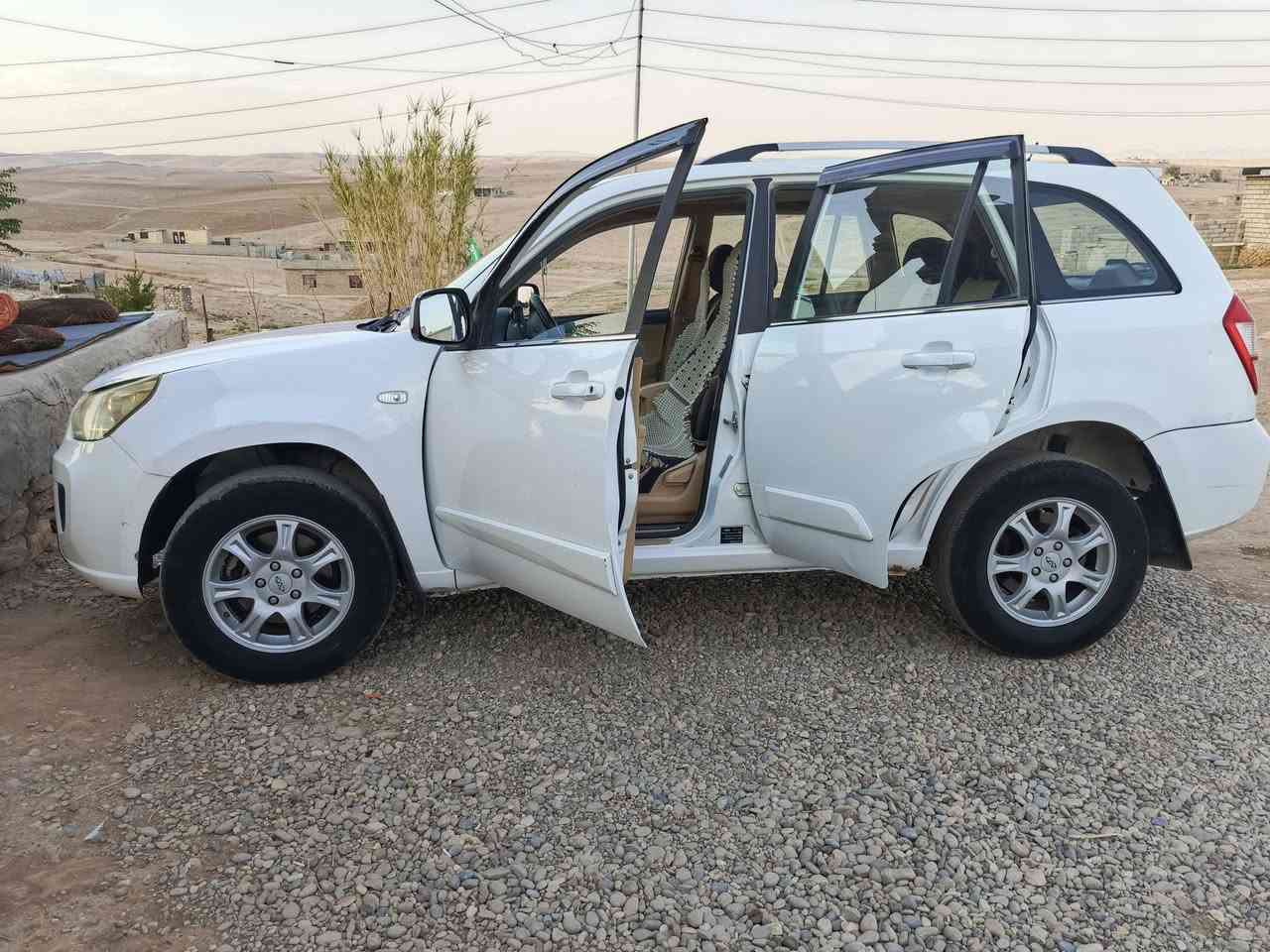 شيري تيكو م 2013 
رقم نينوى 
شرط الوكاله والتحويل 
كير كهربائيّ 
كير ومحرك شرك 
كهربائياتها شغاله 
تدفئه كشنات فول تدفئه 
جوز تواير شاشه ايباد مكفوله كفاله عامه 
سياره حيل حلوه ونضيفه 

اخوان رجاء الي ميعجبو المنشور يعبر بدون ي شي
 باقي التفاصيل اتصل؟ 
***********
***********
***********
