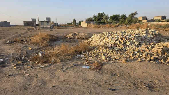 سلام عليكم نص دونم للبيع على المشروع محمد عيسى خلف مطعم ديوان نزال 50 عرض 19 الاتصال على رقم ***********
