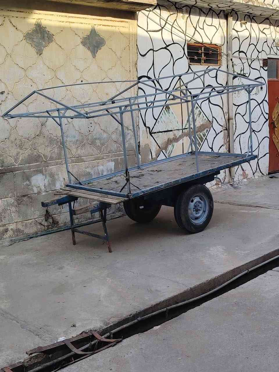 عربانه للبيع السعر ٧٠ وبيها مجال للطيبين عربانه نضيفه ***********

