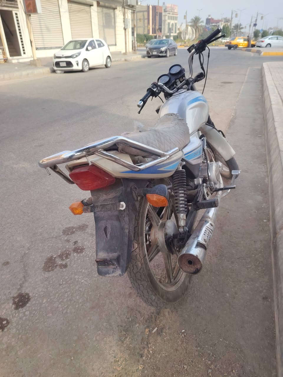 للبيع  متوازي
دايوان 
 أوراق اصولي محرك ما مفتوح نضيف موديل ٢٠ ناقصه بس غسل مليون و١٥٠
***********
