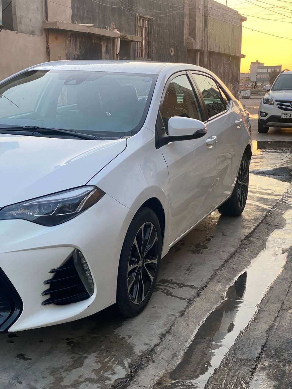 سياره كورلاء2017
سياره نضيفه  
بدون دواخل
فقط البونيد تبديل تجاري او خلف باب الصايق صبغ السعر145 المكان كركوك رقم الموبيل
***********
