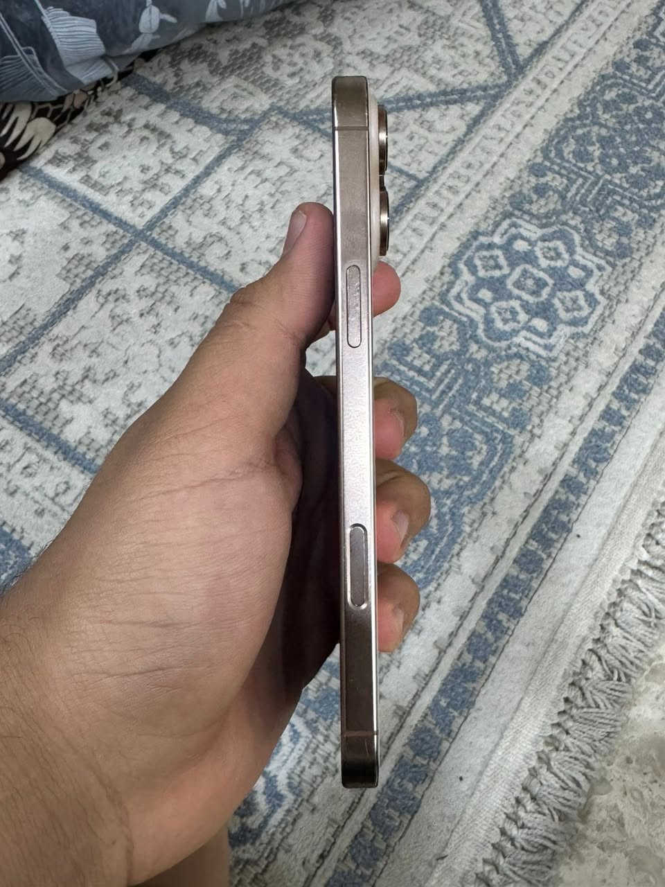 16 pro max 
256
بطاريه 92
ماستر ممفتوح الجهاز كامل ملحقاته فقط الفطر الي بل ضهر 
***********
مكاني الشعب
