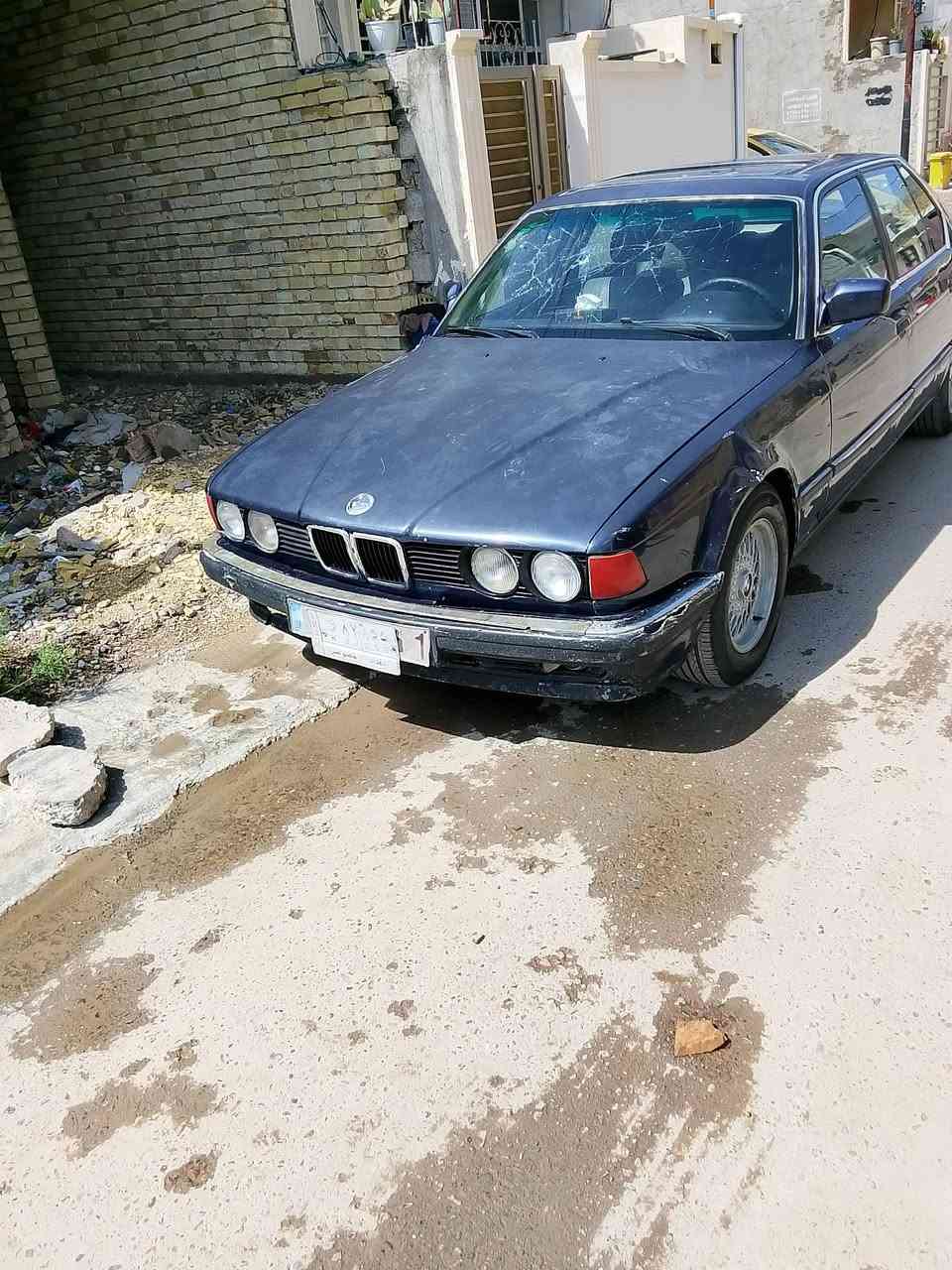 سلام عليكم بي ام للبيع موديل 92
كير اوتوماتيك مكينه،كير مكفولات،جام كهرباء 
داخل جلد السعر 38بي مجال لطيبين 
حجم 735يوجد واتساب ‏‪0788 909 2528‬‏ مكان بغداد
