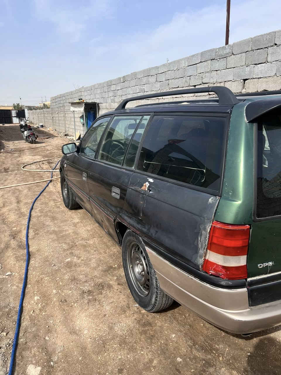 السلام عليكم اوبل استره مديل ٩٤مكينه مفتوح ٢٠٠٠كير عادي  مكينه وكير جدد كفاله سياهوه جازه رقم بصره مداور ثاني يوم راعيه بناصريه يريد مداور 
تايرات وياله جدد حداديه كله جديد 
عنوان ناصريه مركز 
السعر خاص 
مراوس بسمند نضيفه 
***********
