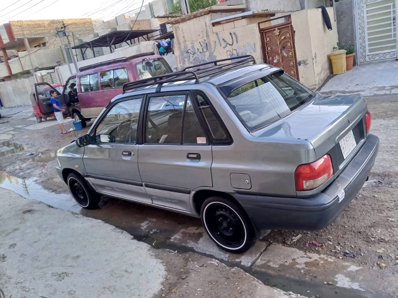 سياره كيا برايد موديل 1992 اوتماتيك مكيزه 1500  رقم بغداد 