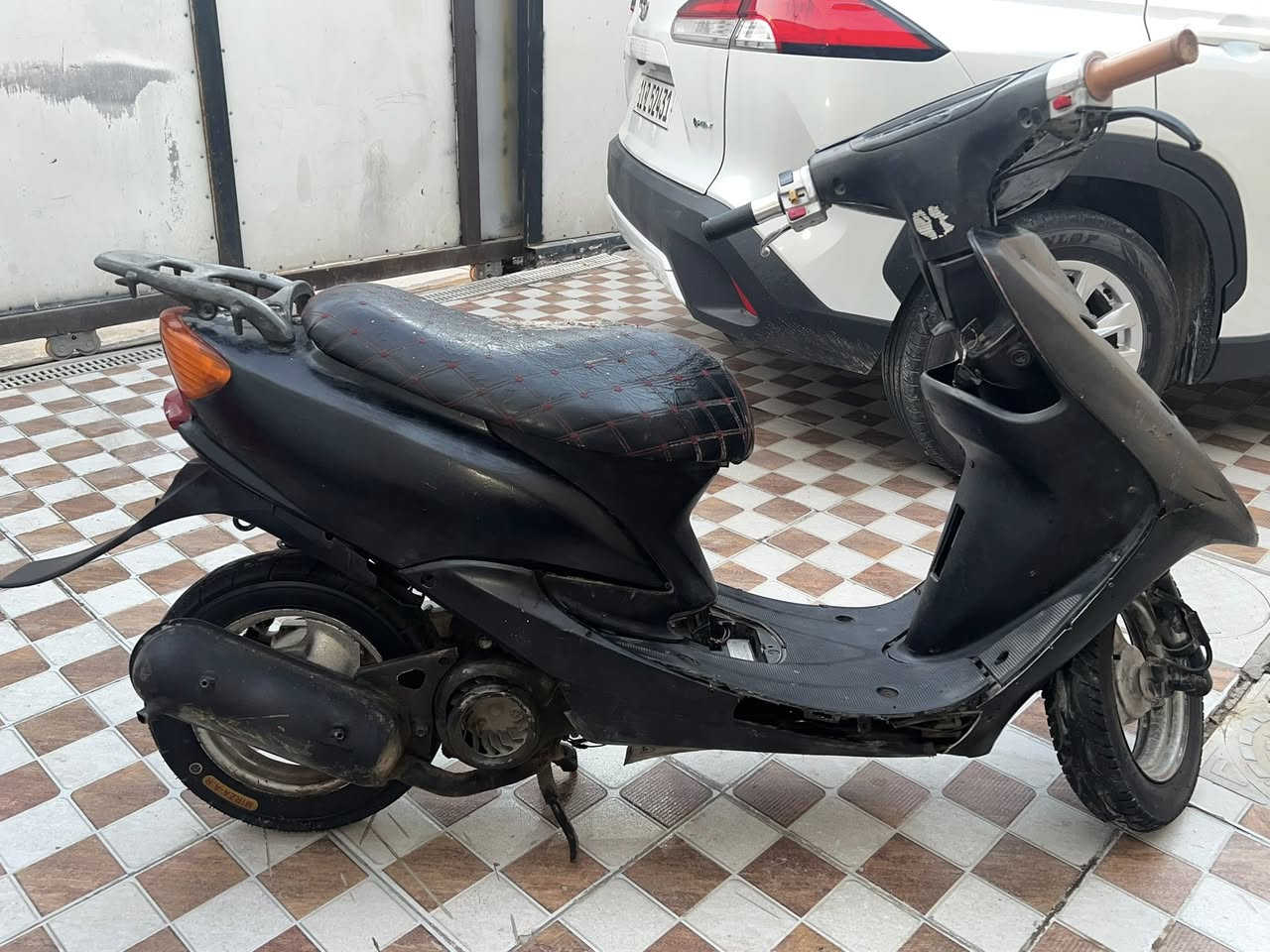 سلام عليكم
دراجه 60 للبيع 
اروح بيها للدوام راجع 
دراجه شغاله يرادلها شويه ترتيب 
سلف شغال هندر شغال 
مكان الدوره شارع 60 
السعر 175 
الرقم ***********
