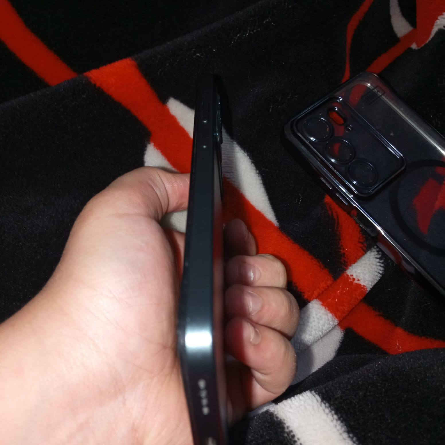 السلام عليكم جهاز ريلمي 71S
جهاز جديد ما داخل صيانه ابد ذاكره 256كارتونه ويا 
السعر 175 وبي مجال مكان بغداد الكاضميه رقمي*********** متواجد فيسبوك للعلم لجهاز ناشره بغير كروبات
