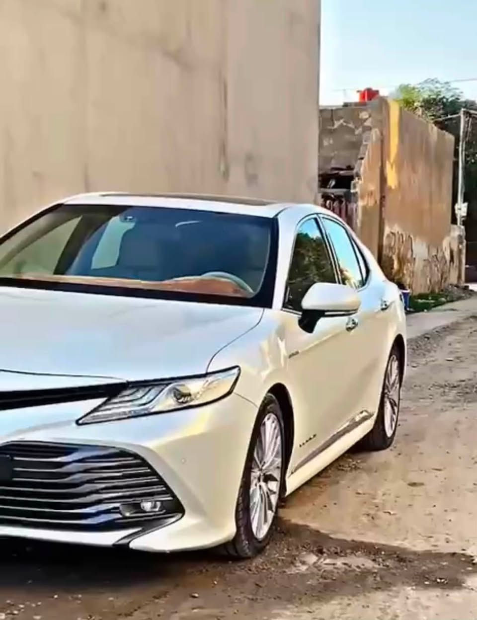 هات هات 😱😱
کامری ٢٠١٨ روسی
مەکینە مەرغوبی شەش بستۆن 
بۆ زانیاریت رەقەمی تازە کراوەتەوە
بۆ هیج مەگەرری قەپ قۆباو سبوغ لیدراو هیج مەگەری
سلاید فول فول مواسەفاتە
بەس پانۆراما نیە دەبلەکانی لەکاتی بررزی یان قولی دە سانتیم بەرزو نزم ئەکات
سەیارەکە مالی فرۆشتە 
سەیارەکە ٢٣٠ کم رۆشتوە بەلام عەزیەتی نەدراوە بەهیج جۆری بەنزی موحەسەنی تیکراوە مەکینەو گێرو تەقەو رەقەی بەشەرت لەرزین و ئیکۆ سپۆرتوو نۆرمال سی مۆدی لیخورین ئۆتۆ هۆلد حاسەی پیشو دوا بەشەرت نرخی کۆتای ١٧٠ گەلاو تۆزیک مەعامەلە گەر موشتەریت پەیوەندی بکە لەخزمەتام ***********
