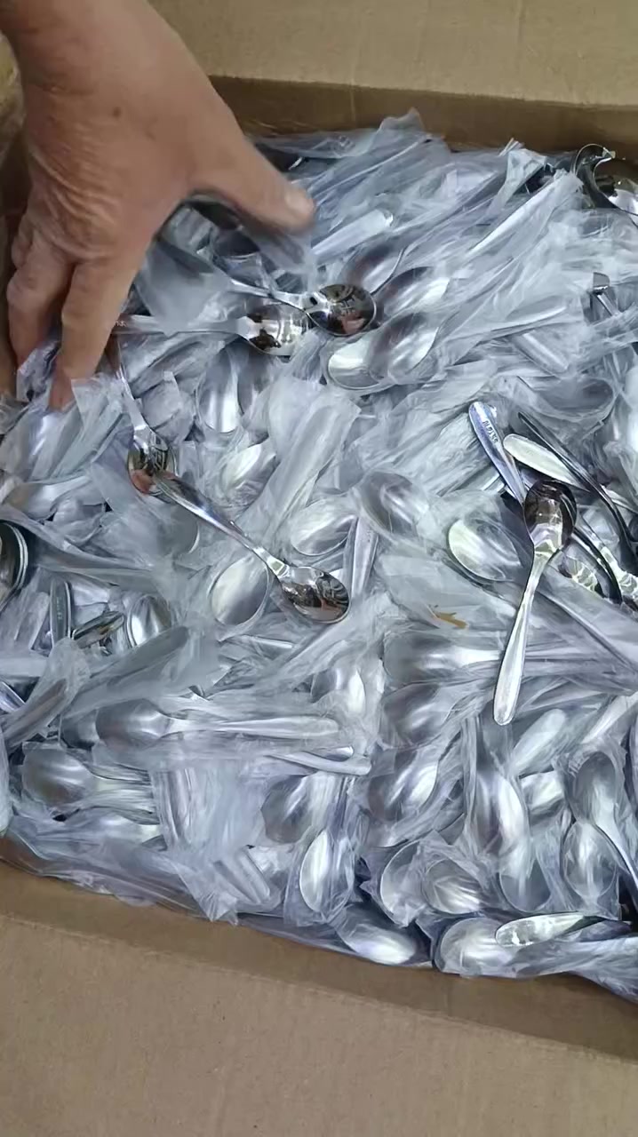 وصول وجبه من ملاعق الاكل الذهبي والفضي والشاي الاصلي باله جديد  تكرار الوجبه  
شطره شارع حوني المنزل الاوربي يوجد خدمه توصيل


**إذا كنت صاحب هذا الإعلان وتريد حذفه لأي سبب، رجاءا أرسل رسالة إلى الدعم الفني**