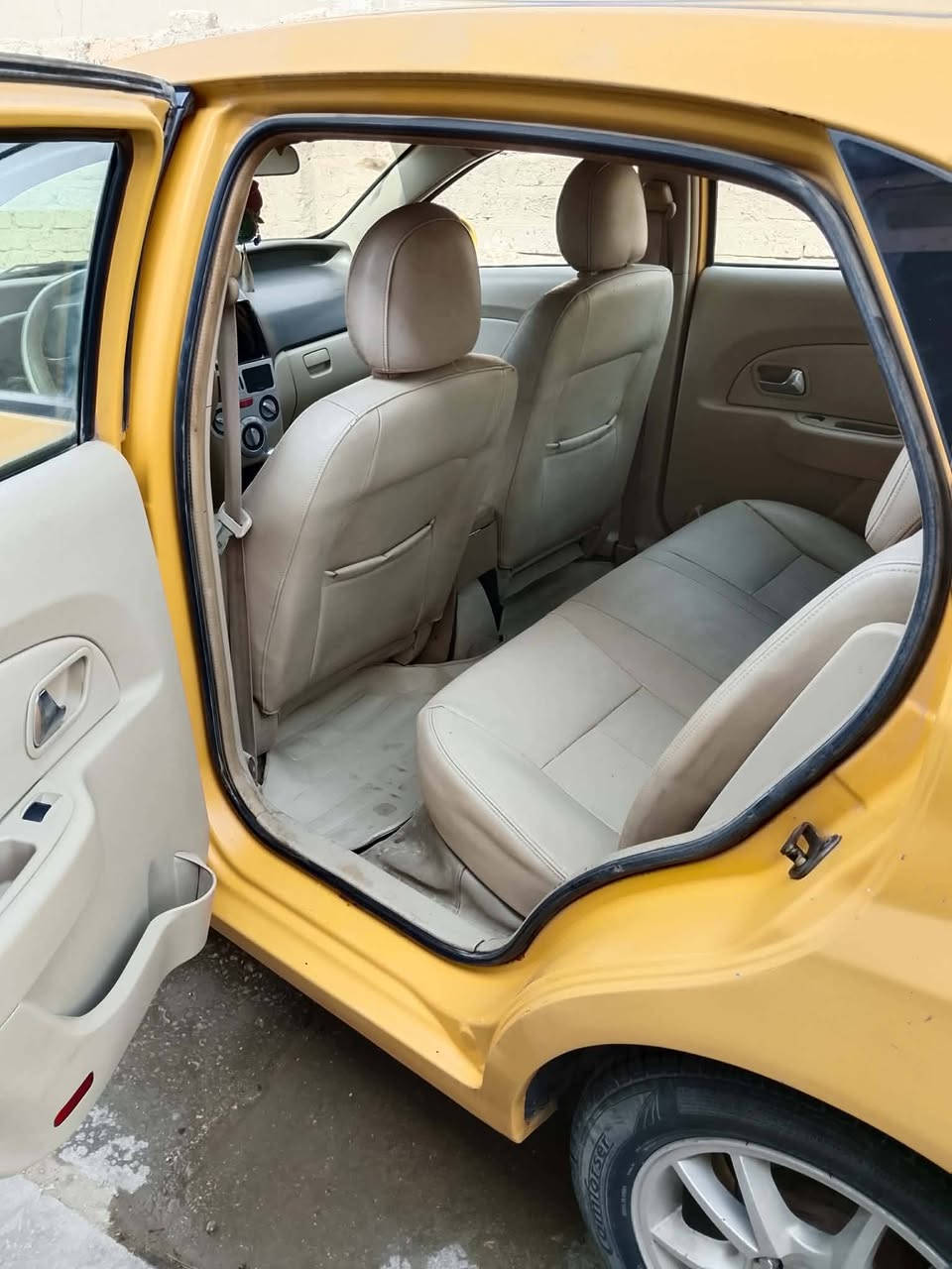 السلام عليكم
سيارة شيري فلاوين موديل 2013 مكفولة من الضربة، مكينة وكير خير من الله، صدر نضيف.
السعر: 40 وبيها مجال.
للاستفسار: ***********
