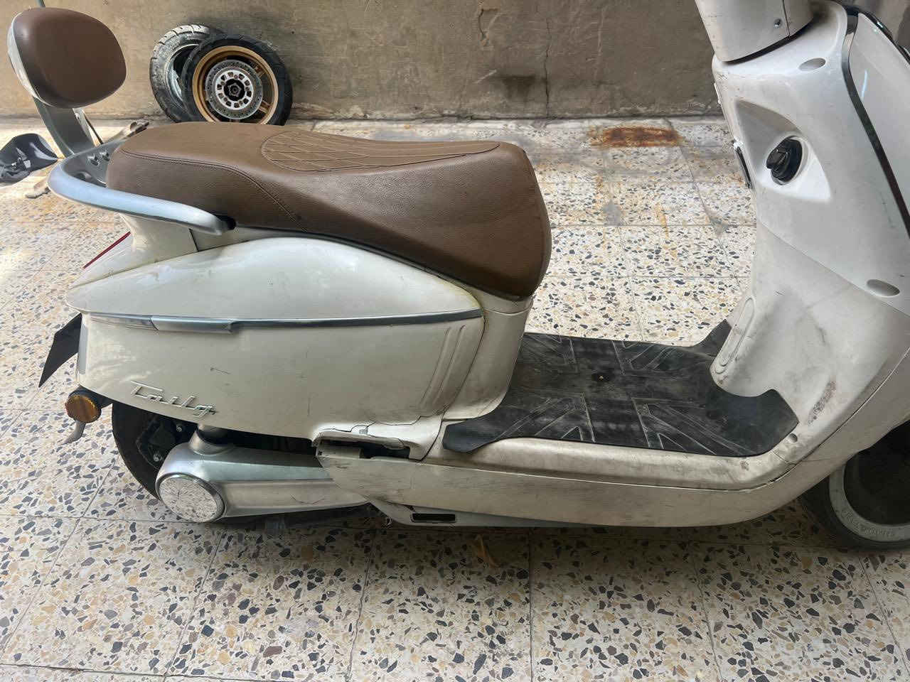 سلام عليكم
دراجه تايلج r71 ايطاليه 
٦ بطاريات ليثيوم 
دراجه خير من الله تمشي ٥٠ كيلو 
شحنه الوحده تطول ١٢ ساعه 
للبيع وسعر خاص 
مكاني بغداد بياع 🤍


**إذا كنت صاحب هذا الإعلان وتريد حذفه لأي سبب، رجاءا أرسل رسالة إلى الدعم الفني**