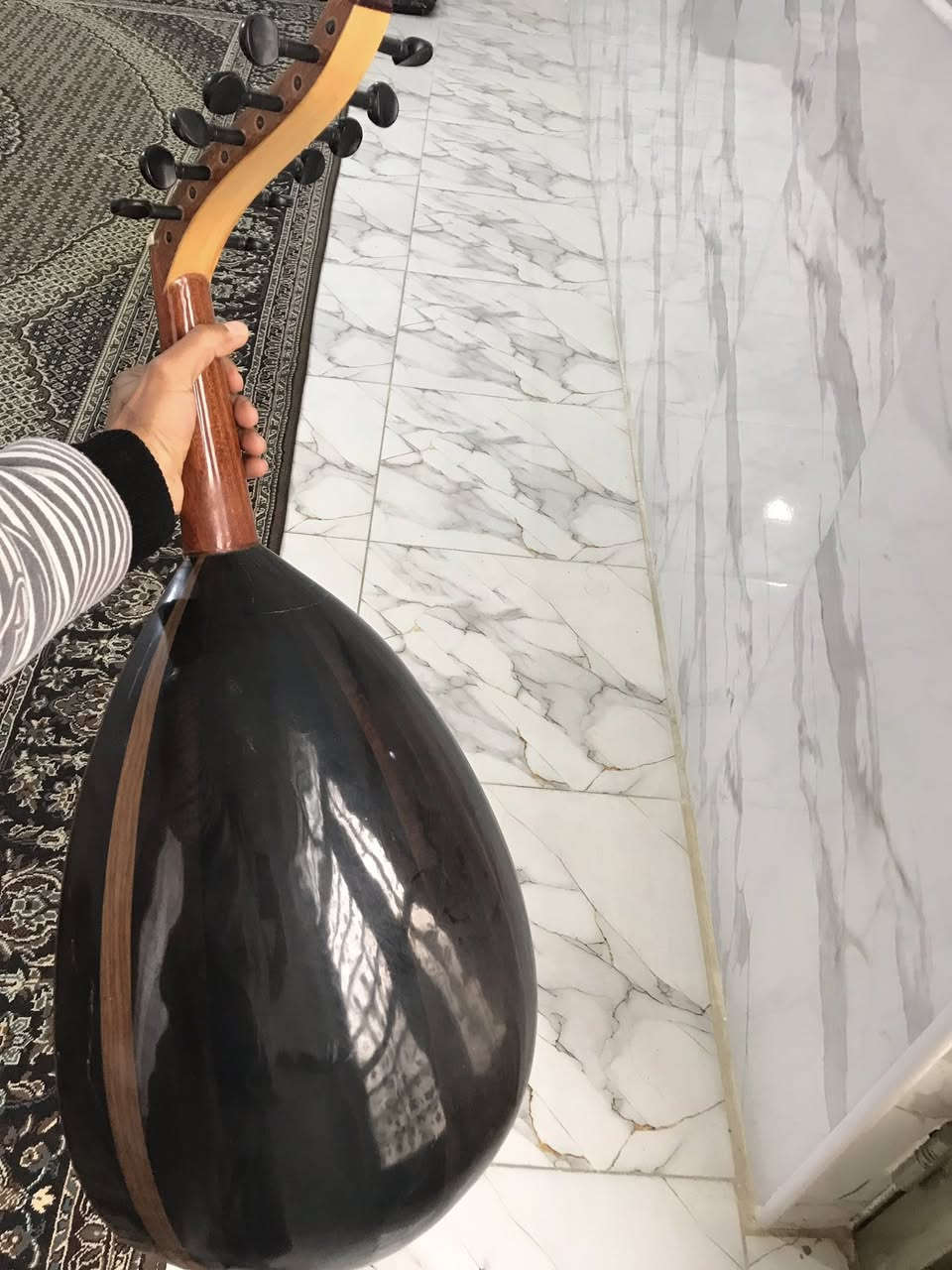 السلام عليكم اخوان
عود خشب مصري صناعة مصرية

القصعة ضهر خشب تفاح اصلي 

وجه العود صدر العود خشب تفاح 

القمرية النقشات الي بصدر عود 

المشط خشب الخزل الطبيعي 

الزند طبيعي خشب 

المفاتيح مطاط اصلي كامل 

الاوتاد اصلي كامل 

جنطة جلد طبيعي صنع سوري الاصلي 

السعر خاص لطفاً لحد يكسر بالسعر .


**إذا كنت صاحب هذا الإعلان وتريد حذفه لأي سبب، رجاءا أرسل رسالة إلى الدعم الفني**