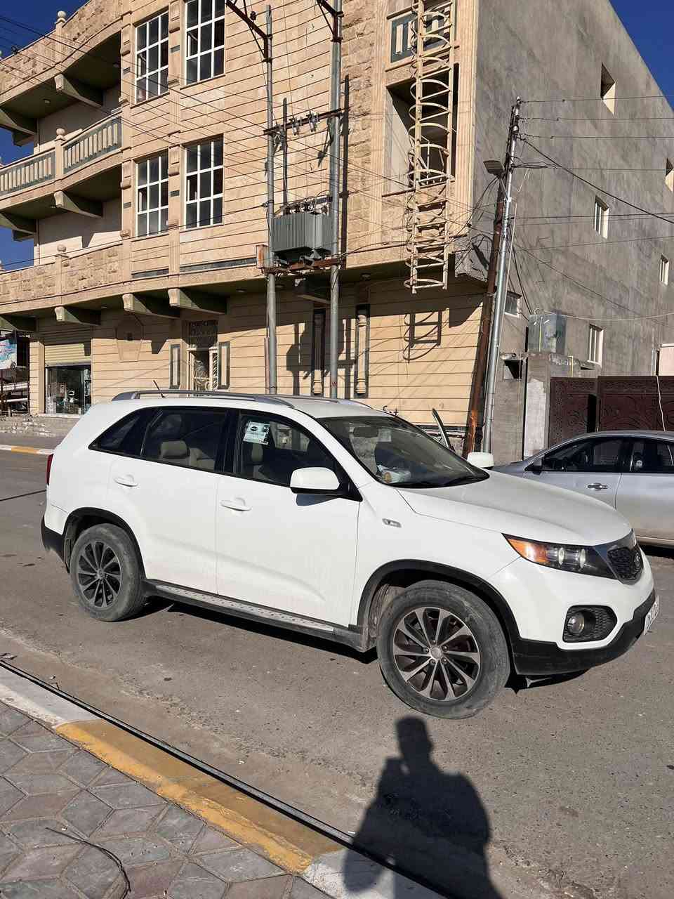 السلام عليكم
مكلف للنشر 
سيارة سورنتو موديل 2012
كفاله عامه دون طخه الباب الخلفي وره السايق ومعدله
سيارة نضيفه حيل وراعيها حيل مرتبها 
المكان تكريت القادسية 
للسعر والاستفسار هـ ‭0770 203 6543‬ ابو مصطفى
