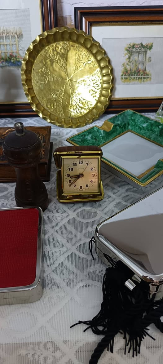 مجموعة من الأنتيكات الذي يرغب يأخذ سكرين


**إذا كنت صاحب هذا الإعلان وتريد حذفه لأي سبب، رجاءا أرسل رسالة إلى الدعم الفني**