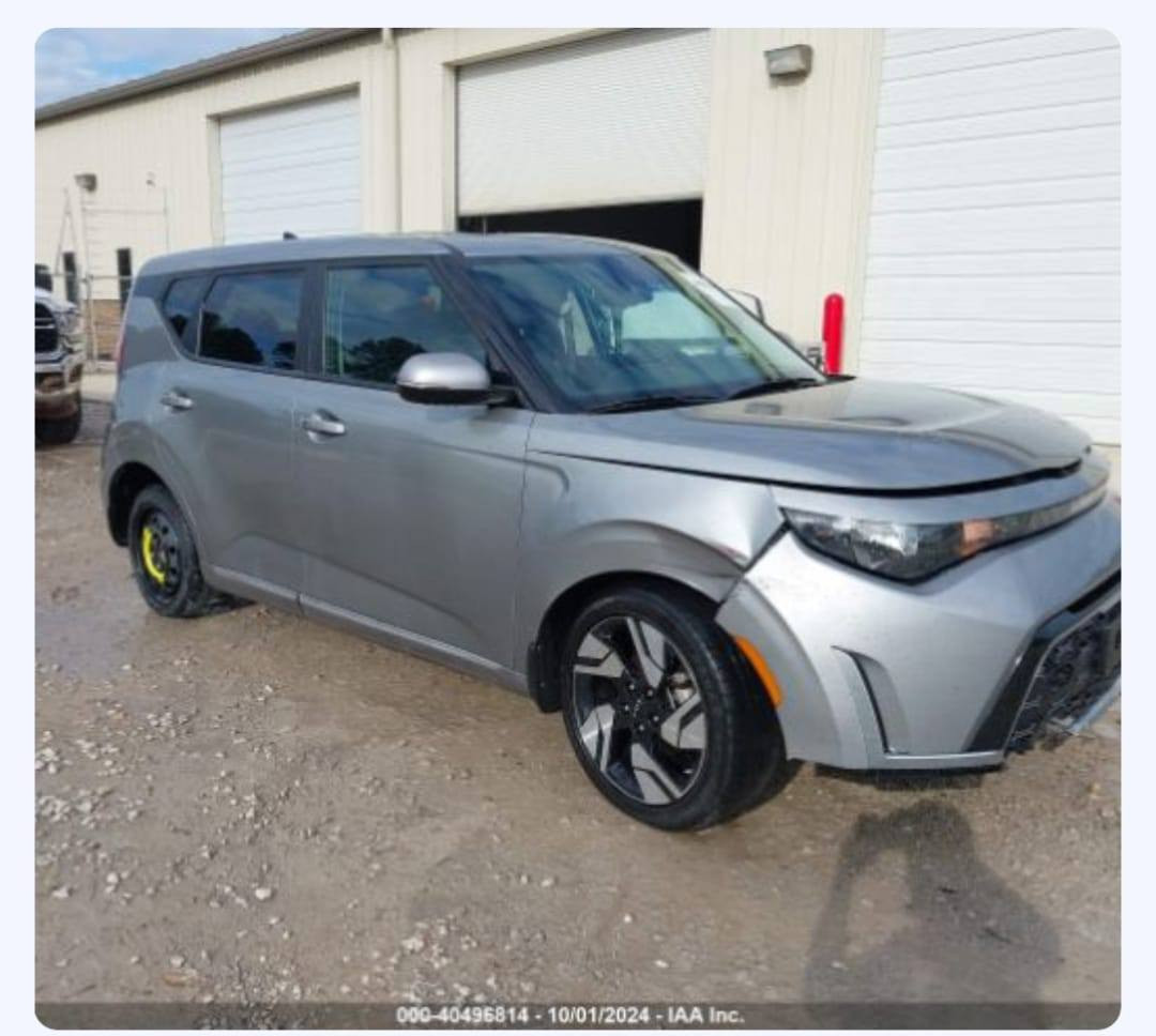 سلام عليكم للبيع كيا صول 2023
فول مواصفات دخول جديد رقم بغداد بأسمي
السياره بدون ايرباك طخه بسيطه موضحه بالصور 
بس بيه ثلات قطع صبغ من امريكا 
السعر 17900$ مجال بسيط 
العنوان بغداد الكريعات معرض القمه
للاستفسار ***********
