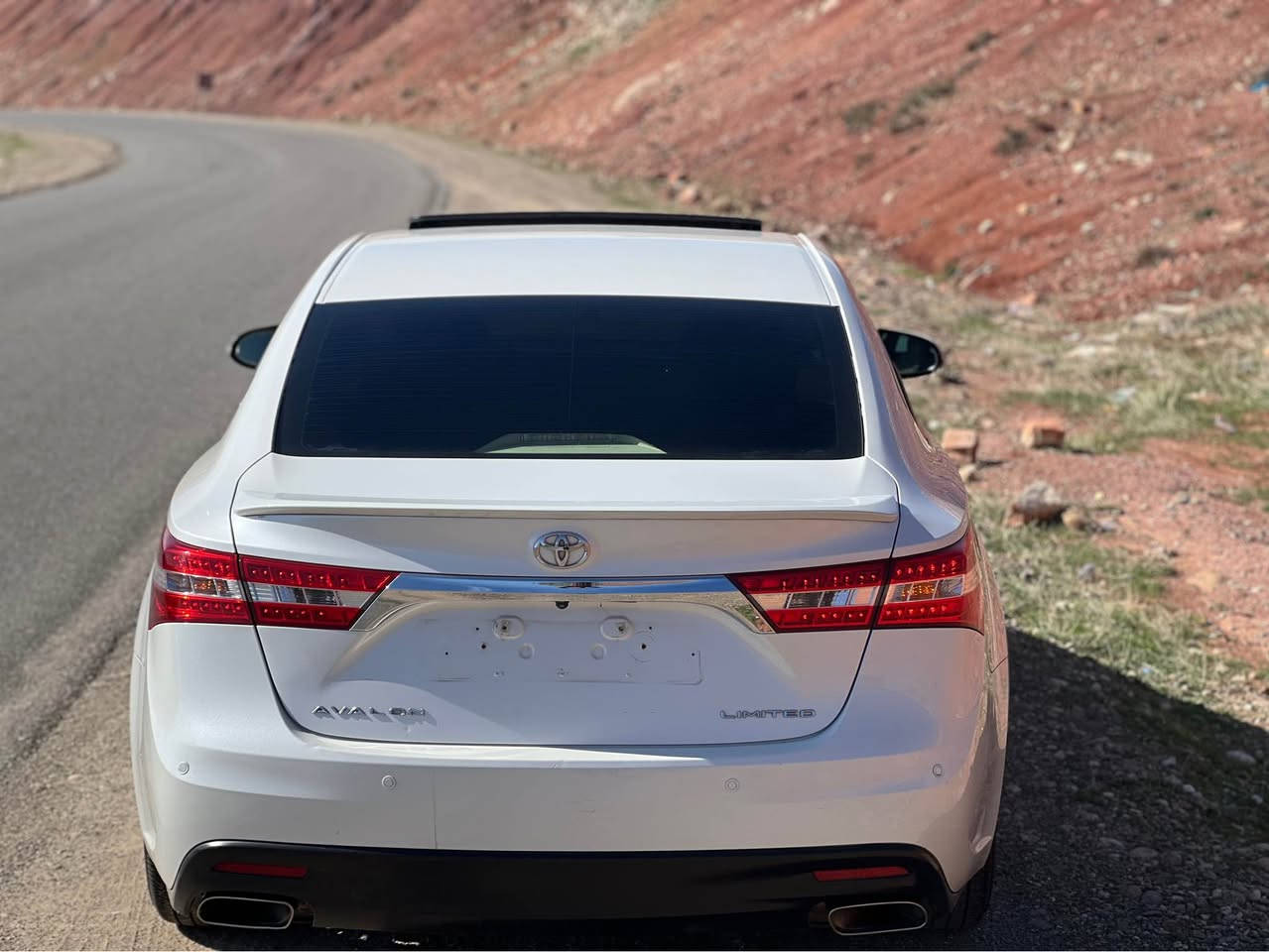 Toyota. Avalon 2013 xlijy
يەک چەمەلەخ و نيو بۆنيد بۆیاخە 
دوو پەلە ساردی هەیە
سەنەوی بەسەر چوە
چوار تایەو ويلی لۆکی لەسەرە toyo
رەقەم هەولئر
سحر= ١٨٠$
*********** +   Whats app دخان, السليمانية
