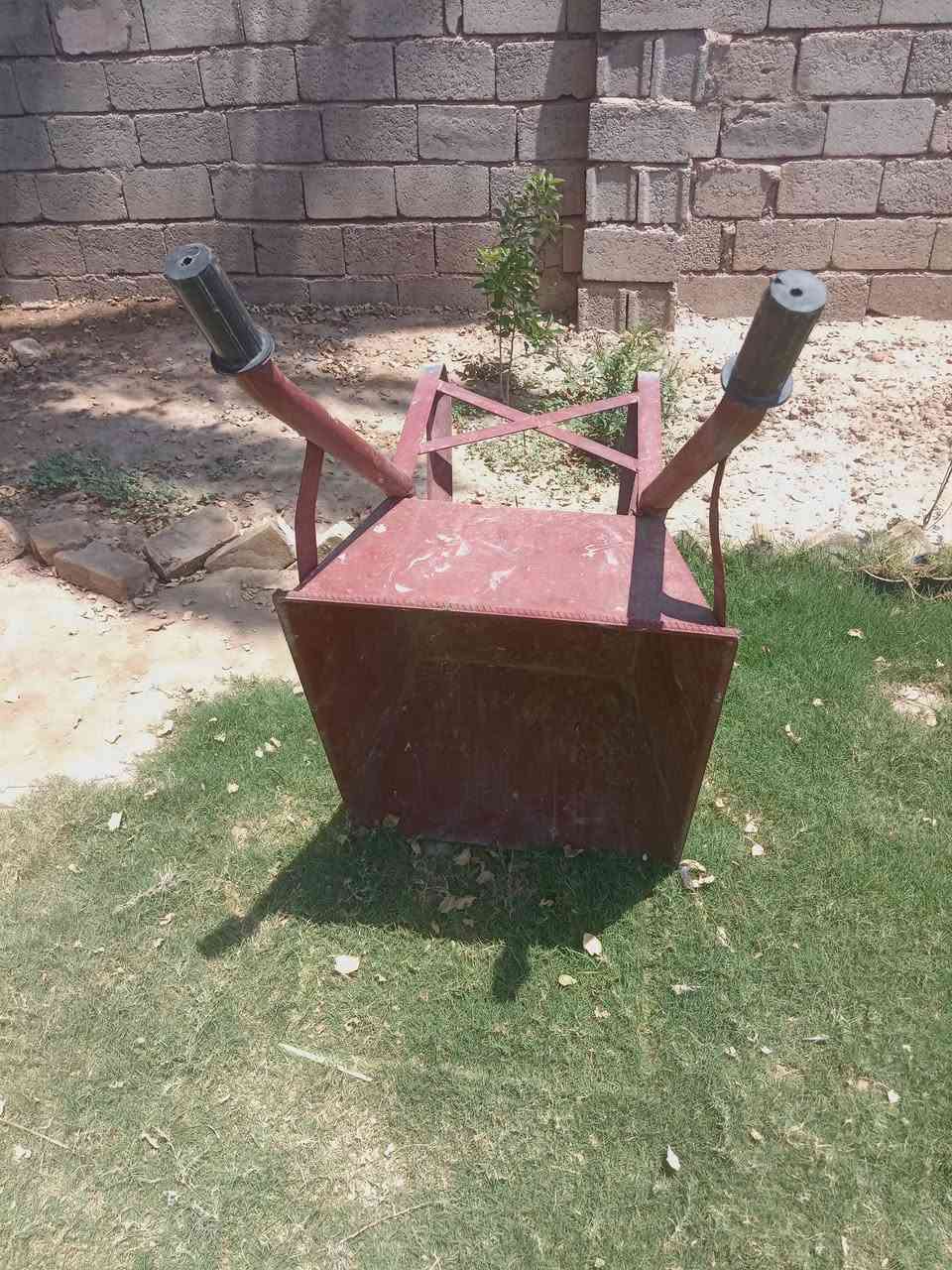 مساء الخير يوجد دريل باله اوروبي ثقب وتفليش مع برينه سعره ٦٠ وبي مجال وعندي عربانه  درجه اولى حطاطه تاير نفخ كامله سعرها ٦٠ وبيها مجال شرط الفحص ثنينهن للتواصل ***********

