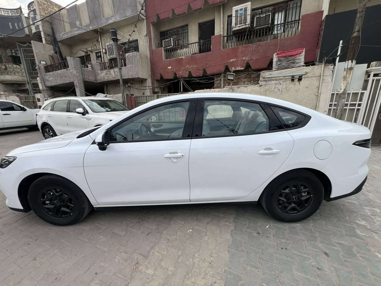 السلام عليكم
بي واي دي سيل فايف 2025

ماشيه 3تالف فقط زيرو 

رقم أربيل بسمي تحويل ثاني يوم 

انتبه السياره : هايبرد & بانزين & كهرباء 

المواصفات

خليجي 

حساسات خلفيه 

حجم المحرك 1.5 

شاشه اصليه + دواره 

كامره خلفيه 

هند بريك كهربائي 

اوتو هولد 

مفتاح التشغيل بصمه + تشغيل عن بعد 

تحكمات استيرن 

دخول ذكي 

المقاعد جلد رياضي 

قطعتين تبريد 

مكان السياره بغداد 

السعر 19 مليون ونص وبيها مجال للطيبين 🤍

رقم الهاتف ***********
