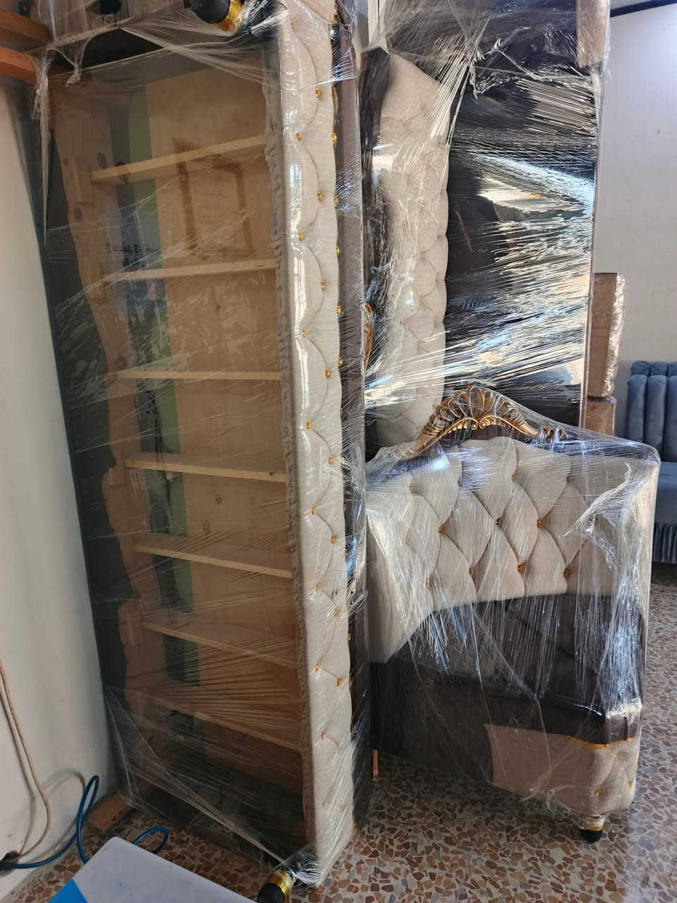 ديوان عراقي ثقيل قياس 8 متر سماكت الخشب 3 ساتيم المقعد 18 ميلي سفنج هاي كسرا قماش مبطن بامبو ضمان 5 سنوات يوجد توصيل سعرا 750 وبي مجال


**إذا كنت صاحب هذا الإعلان وتريد حذفه لأي سبب، رجاءا أرسل رسالة إلى الدعم الفني**