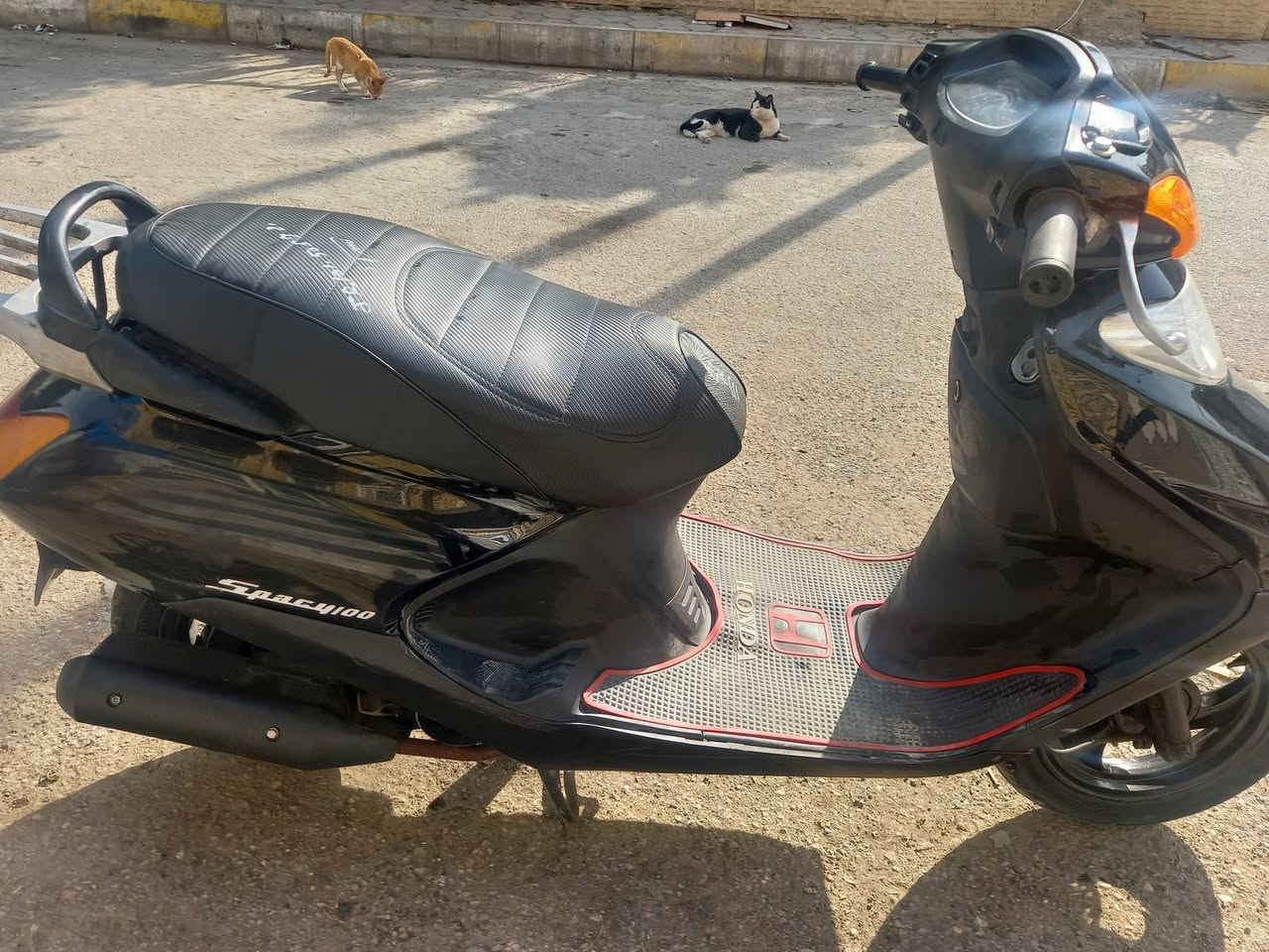 سبيسي ياباني مكينه مفتوحه تجفيت قبل اسبؤعين اؤل مره كابريتر اصلي قفل جنطه قفل استيرن كله شغال مابيها نقص ب٥٢٥
***********
