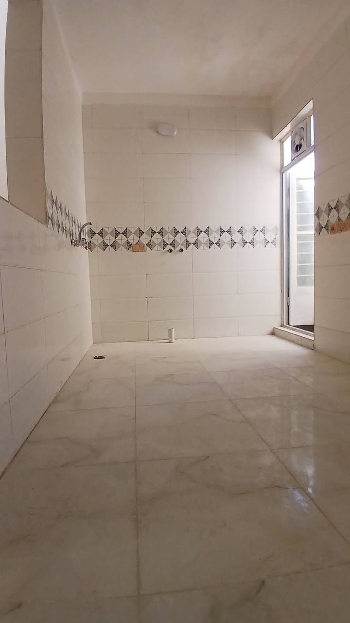 على بركه الله بيت للبيع دوانم المعمل مساحه ١٠٠متر طابق واحد زيرو يتكون غرفه واحده مكان البيت قرب الساتر 
السعر مناسب للاستفسار اكثر اتصل *********** او زياره مكتب زمزم
