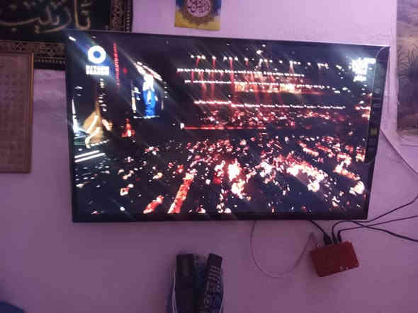 شاشه للبيع اخو جديد  حجم 32 مكان نجف حي العسكري السعر 90 للتواصل ***********
