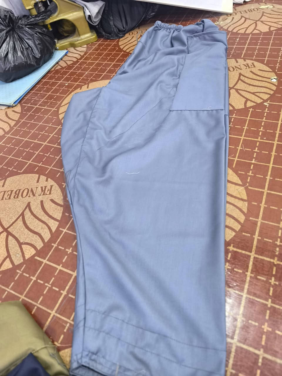 سروال عمل كصة عريضة حجل 
جملة فقط لاصحاب المحلات طلب علخاص كميات متوفرة اللوان 
*********** او زيارتنا معرض وخياطة الغدير محور التجاري مقابيل اسواق شاهين ..
