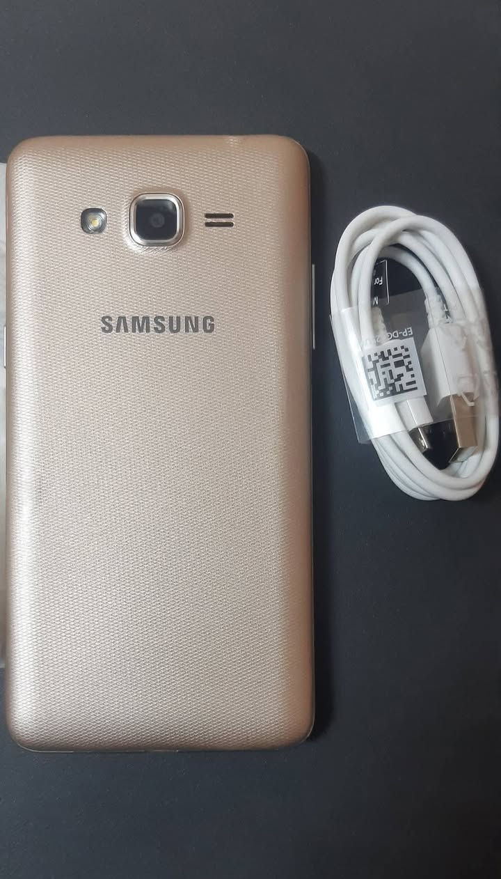 السلام عليكم ،،
جهاز جلاكسي J2 برايم اخو جديد كلشي شغال ويدعم تك سيم كارت فولل ومواصفات والاداء ممتاز وبطارية تدوم لأوقات طويلة ويدعم كافه البرامج وما اي عيب .

السعر 60  الف فقط .
الشراي يتصل ***********

