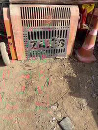 باب حفارة زت ثري  200مال راديتر للبيع سعر ٢٥٠ بي مجال   مكان بغداد 079...