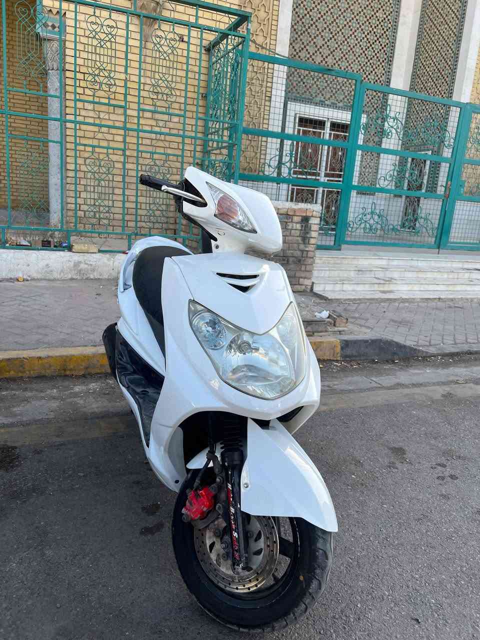 دراجه سكنس فحل كابريتر دراجه بلاديه نضيفه مكينتها لا نضوح ولا تبخير خير من الله شلعه ومعدل سلف وهندر نكره كابريتر بلادي دشبول شغال كهربائيات شغاله حتى التريشه موجوده بس اني شايلها انطيك التريشه النقص وياها
اريدها ب 600 وبيها مجال 
مكاني بغداد الأعظمية 
***********
