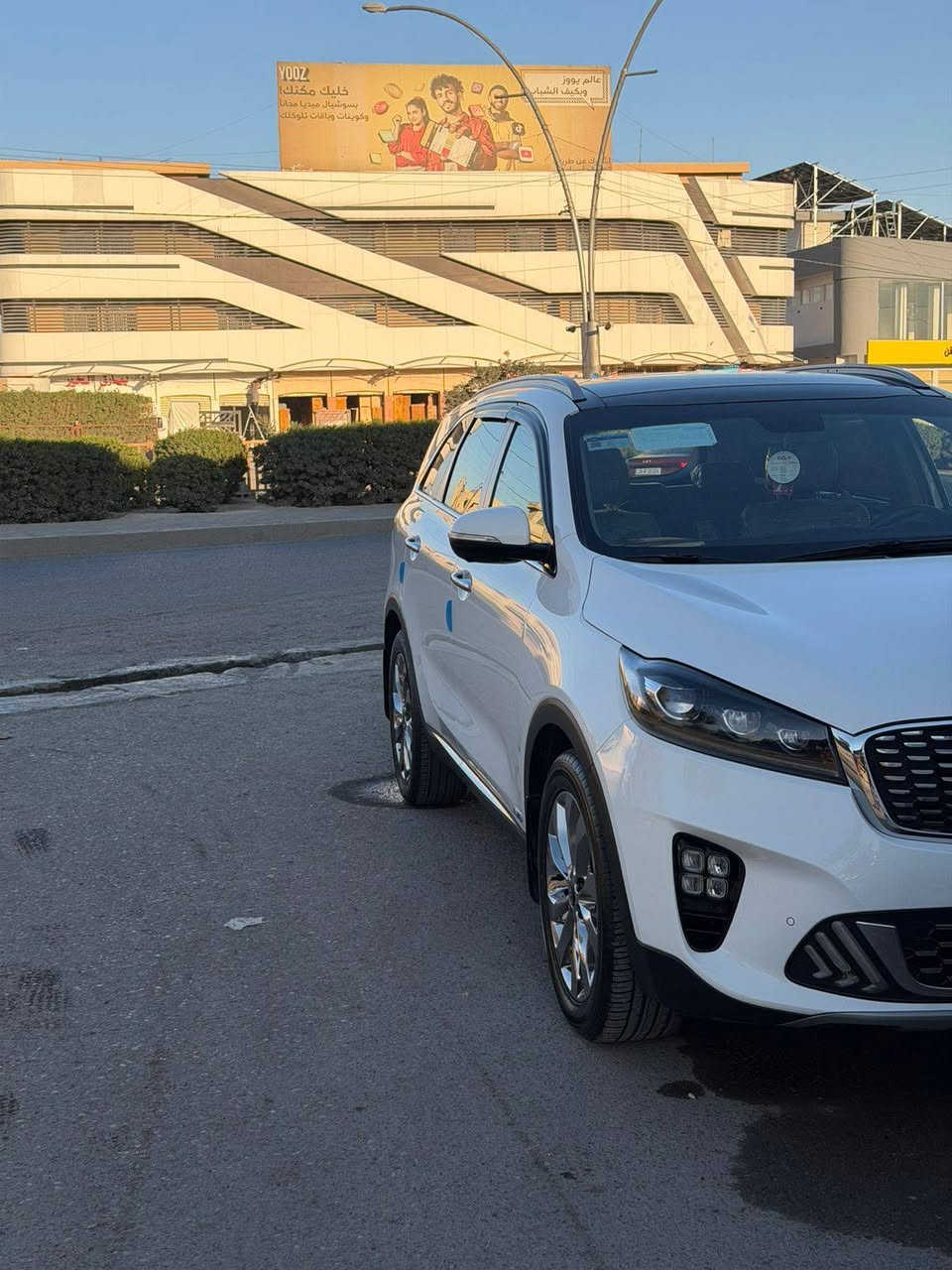 السلام عليكم ورحمة الله وبركاته
🏷️ للبيع  فقط 

نوع السيارة : كيا سورينتو Kia Sorento 

سنة الموديل : 2020 

سعة المحرك : 3600 - V6 

اعلى فئة 1/1

⭐️بأسمي رقم بغداد تحويل ثاني يوم 

🎖️ المواصفات : 

- تحكم ستيرن 

- كراسي الأمامية كهرباء 

- تدفئة / تبريد 3 قطع 

- تدفئة / تبريد كراسي الاماميه

ـ تدفئة للكراسي الخلفيه 

- مثبت سرعة 

- رادار 

- سماعات محيطي 

- سايد بريك كهربائي - Sidebreak 

- كاميرات 360 درجة ( امامي - جانبي - خلفي ) 

- مري شفط 

-ويل كروم

- شاحن لاسلكي - Wireless

- صندوق كهرباء 

- ويل حجم 20 

- شاشة ابل كاربلاي - Apple CarPlay

- تخم تاير جديد 

- تخم حدادية جديد ( امامي - خلفي ) 

- نظام ترحيب 

- سقف بانوراما - panorama

- عداد المشي : 95,000 km

- نظام فور ويل ALL WELL DRIVE 

-تايرات الشركه بشرط سبيرها مانازل 

- داخل نضيف جداً ستيكرات الشركه موجوده + كتالوكات الشركة 

وبعد بيها هواي مواصفات ما مذكورة 

• مكفول كفالة عامة 

(السيارة استخدام شخصي من الدوام للبيت)

مكان السيارة : الموصل 

📞 للاستفسار اكثر 

***********
