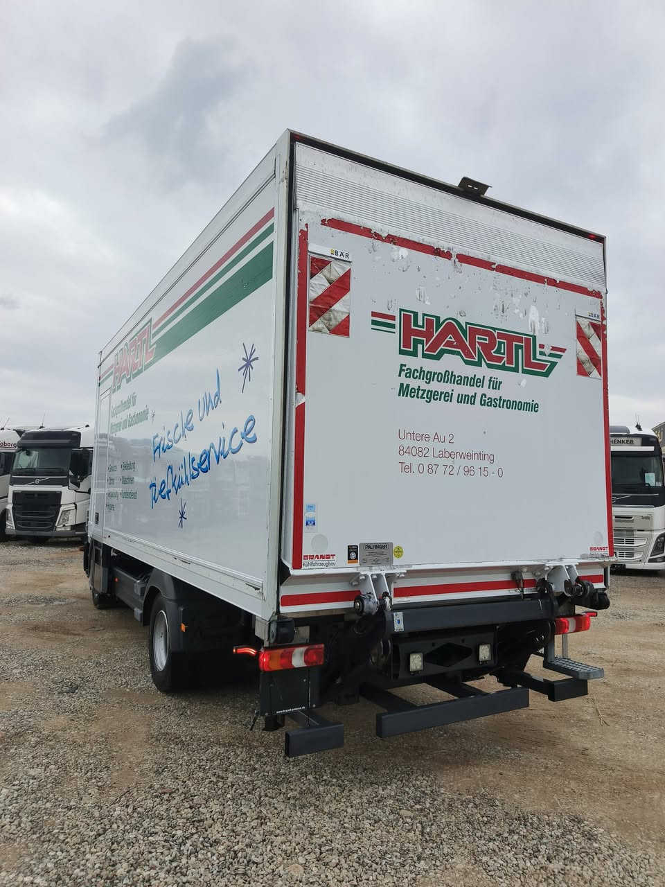 اتيكو براد كارير مؤديل 2018 حجم 1224 طول 6.40 باب جك 8 براغي 6 سلندر توماتيك عصاص كاميرا رادار تبريد جام عادي 
عنوان أربيل قوشتبه معرض خالد 
*********** واتساب 
***********
