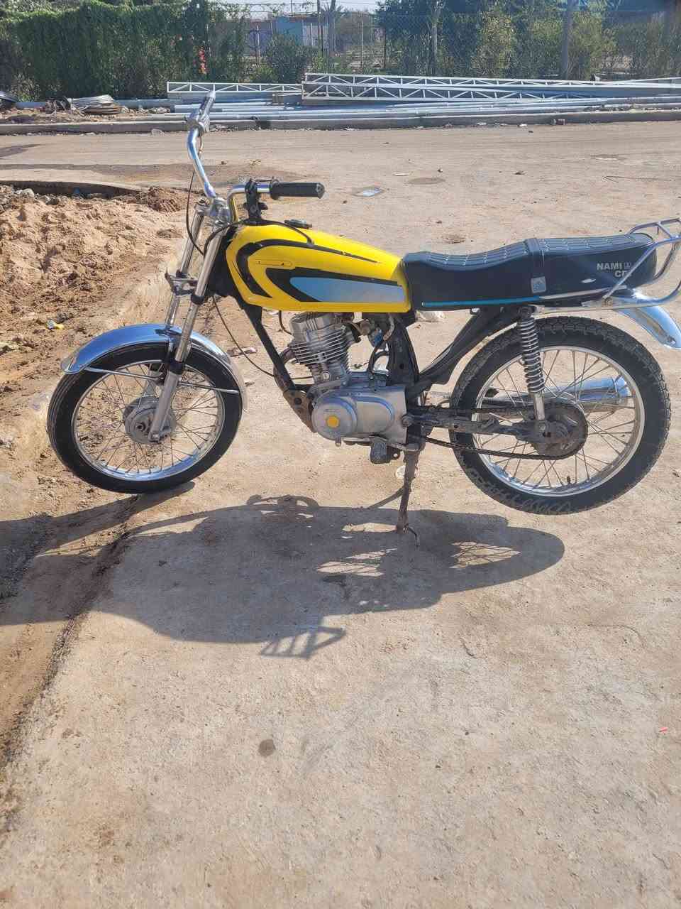 دراجه للبيع يراني بدون أوراق
***********
