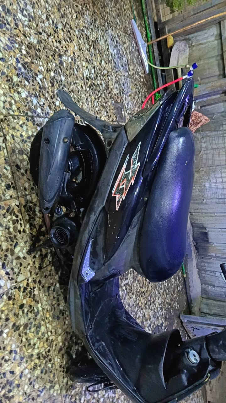 سلام عليكم للبيع ماكس عدله سعره800وبيه مجال
دراجه ختم واحد حته السواد مختم بيه كطعه مال

كابريتر سلف رياضي كله شغال لايت ابيض زنون 

مكاني بغداد مدينة الصدر واتساب فقط***********
