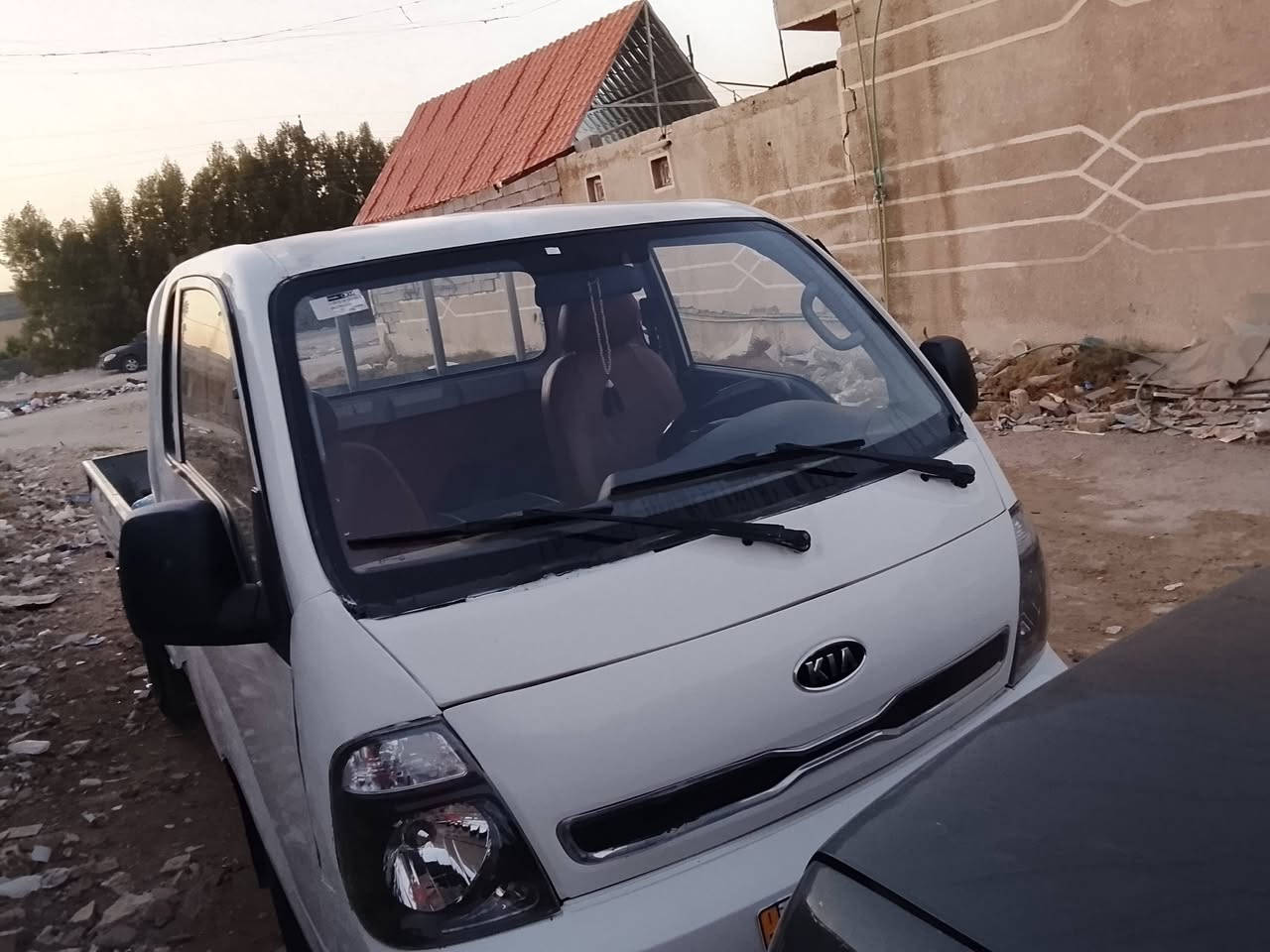 السلام عليكم كيا 2015رقم كربلاء انكليزي بسمي بيها باب مدل  السعر 97 وبيها مجال بصيط  *********** مكلف بالنشر العنوان بغداد البياع
