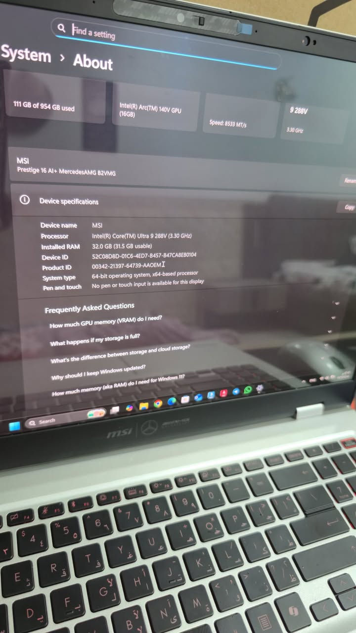 السلام عليكم
Msi prestige 16AI+ Mercedes-AMG motorsport

المواصفات : 
-CPU: Intel® Core™ Ultra 9 processor 288V
-Screen: 16:10 OLED UHD+ (3840 x 2400)
-GPU: Intel® Arc™ 140V up to 18GB
-RAM: 32GB LPDDR5x-8533
-Hard: 1 TB SSD
-SENSOR: 1x Fingerprint, 1x Proximity Sensor, 1x Ambient Light Sensor
-Battery: 4-Cell, 99.9 Battery (Whr) up to 20 hours 
-WEIGHT: 1.5 kg
-WEBCAM: IR 5MP type(30fps@1944p), 3D Noise Reduction+ (3DNR+)

مع ملحقات كامله وما بيها اي نقص 
-ماوس باد
-ماوس
-حقيبة

اللابتوب نظيفة كلش استخدام اقل الشهر والضمان مالتها بعده 
السعر (( ٢ مليون ))


**إذا كنت صاحب هذا الإعلان وتريد حذفه لأي سبب، رجاءا أرسل رسالة إلى الدعم الفني**