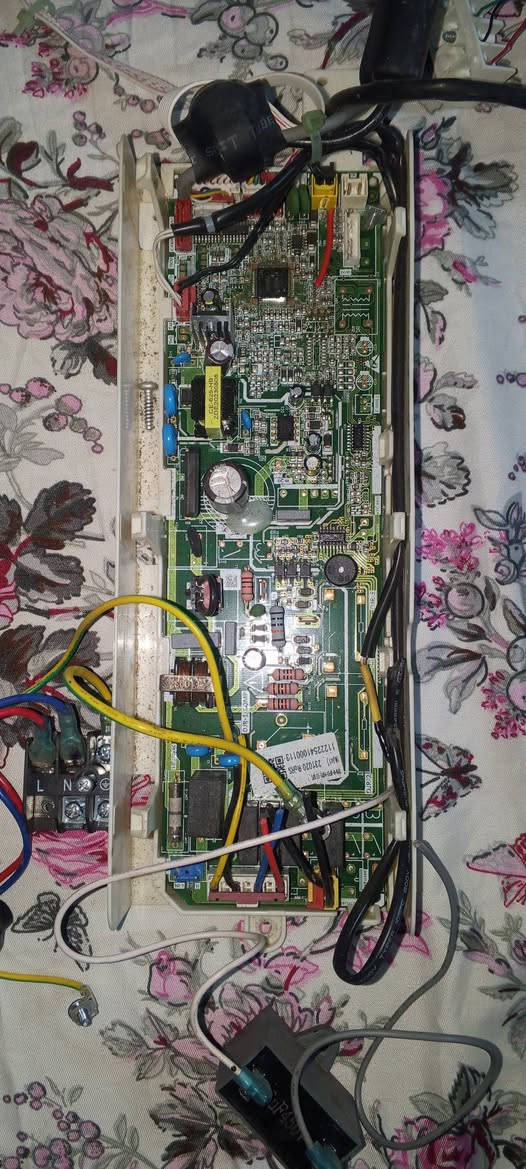 للبيع كارت سبلت كاسيت 3طن نوع LG كوري  العدد 2 الرقم ***********
